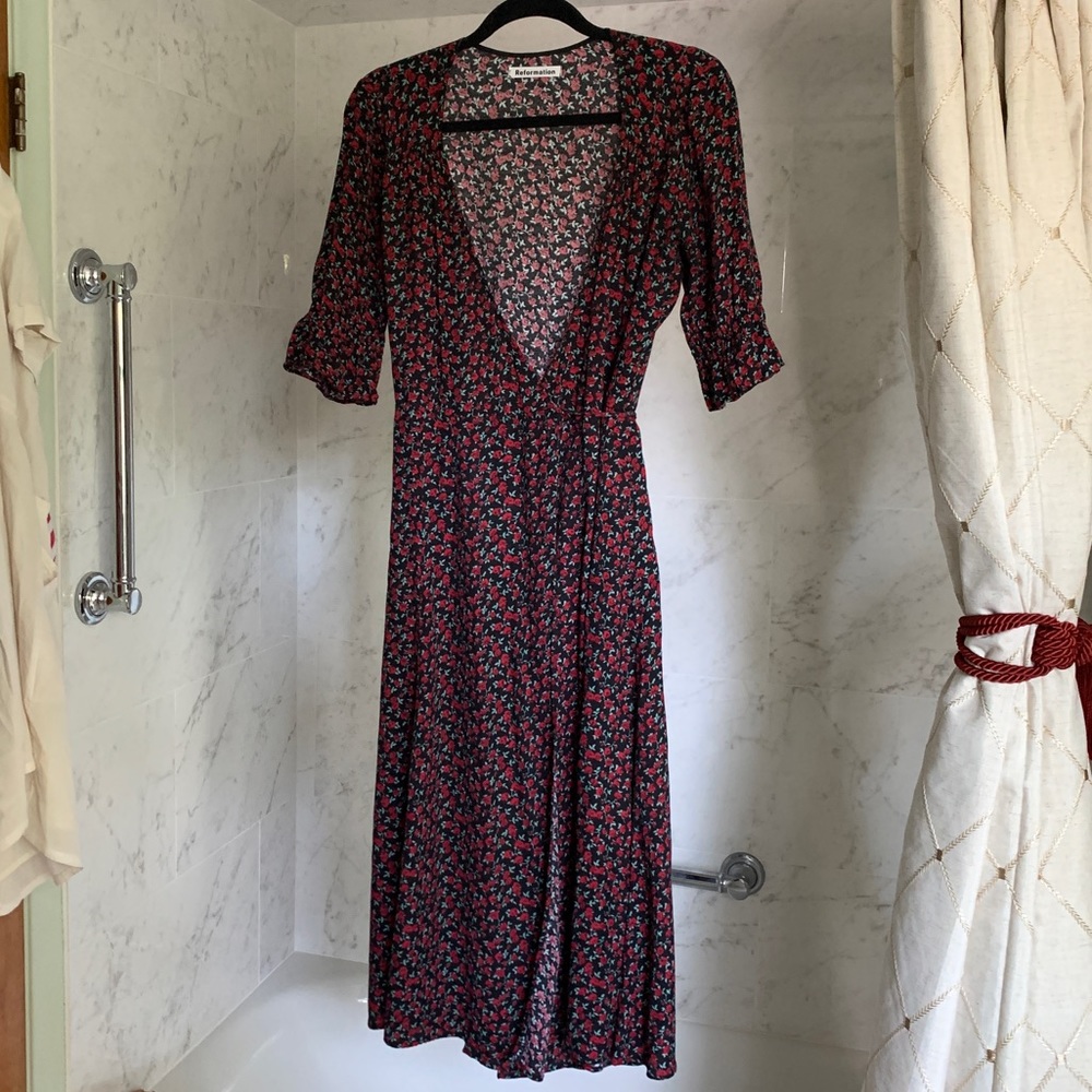 NWOT Beautiful rose Judith Midi wrap dress